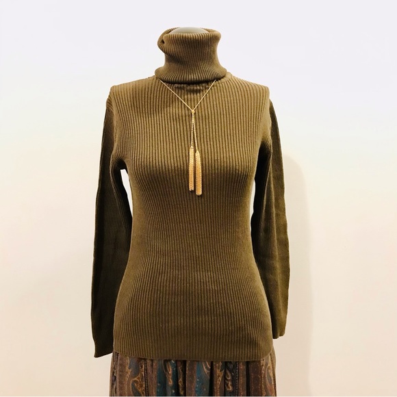 Vintage 1980’s Pierre Cardin brown ribbed turtleneck sweater. Size S. - Picture 7 of 7